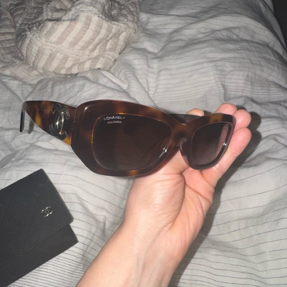 CHANEL Women\'s Tortoiseshell Rectangular Sunglasses - Brown Gradient MAKE OFFER